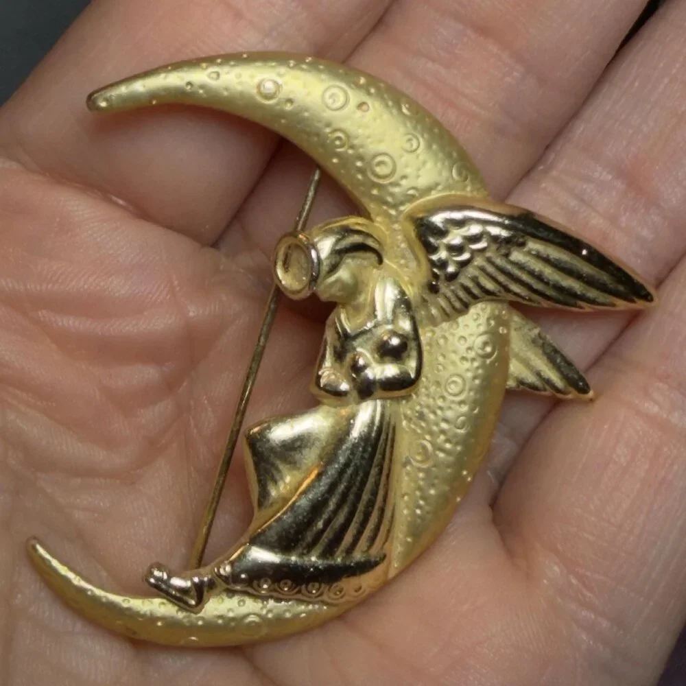 Danecraft Angel Moon Brooch Madonna Child Crescent Vintage Gold Tone 2”